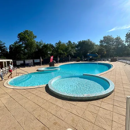 Campsite Les Jardins Prives 148 Le Clos Cottet